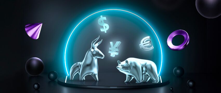A bear and a bull displayed in a glass case, accompanied by a sign that says "currency," related to forex trading.